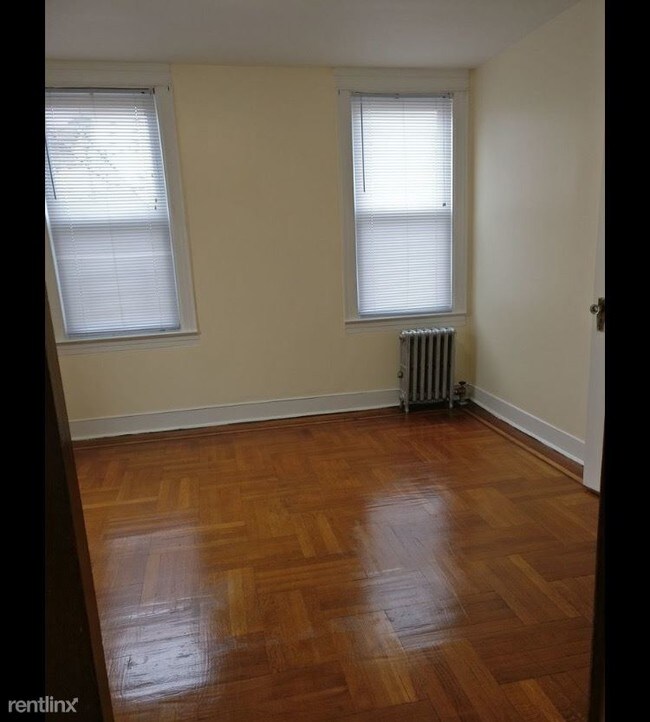 Foto del edificio - 1 br, 1 bath Apartment - 2531 22nd St