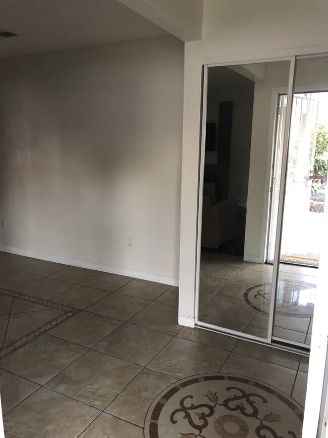 Building Photo - 13638 Persimmon Rd