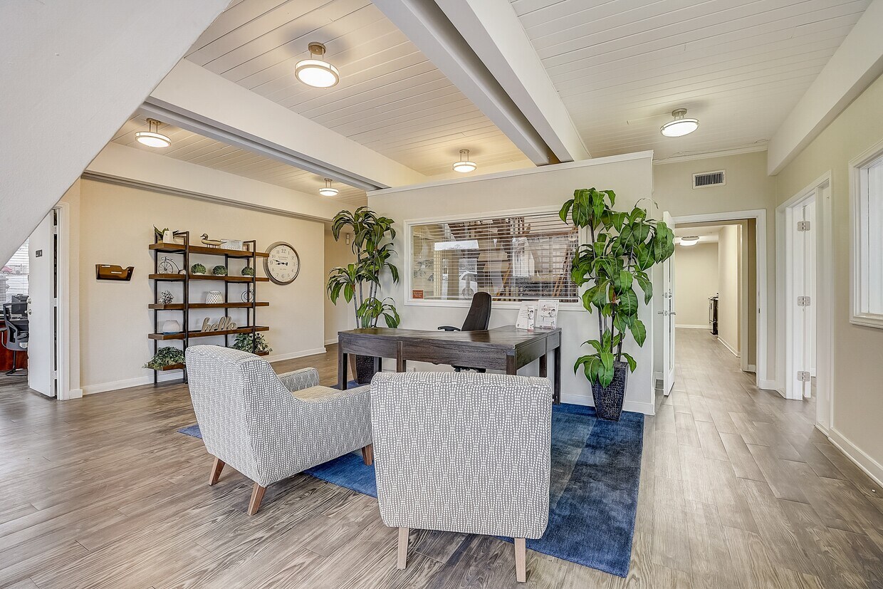 Lakefront Villas Apartments Apartments in Richardson, TX