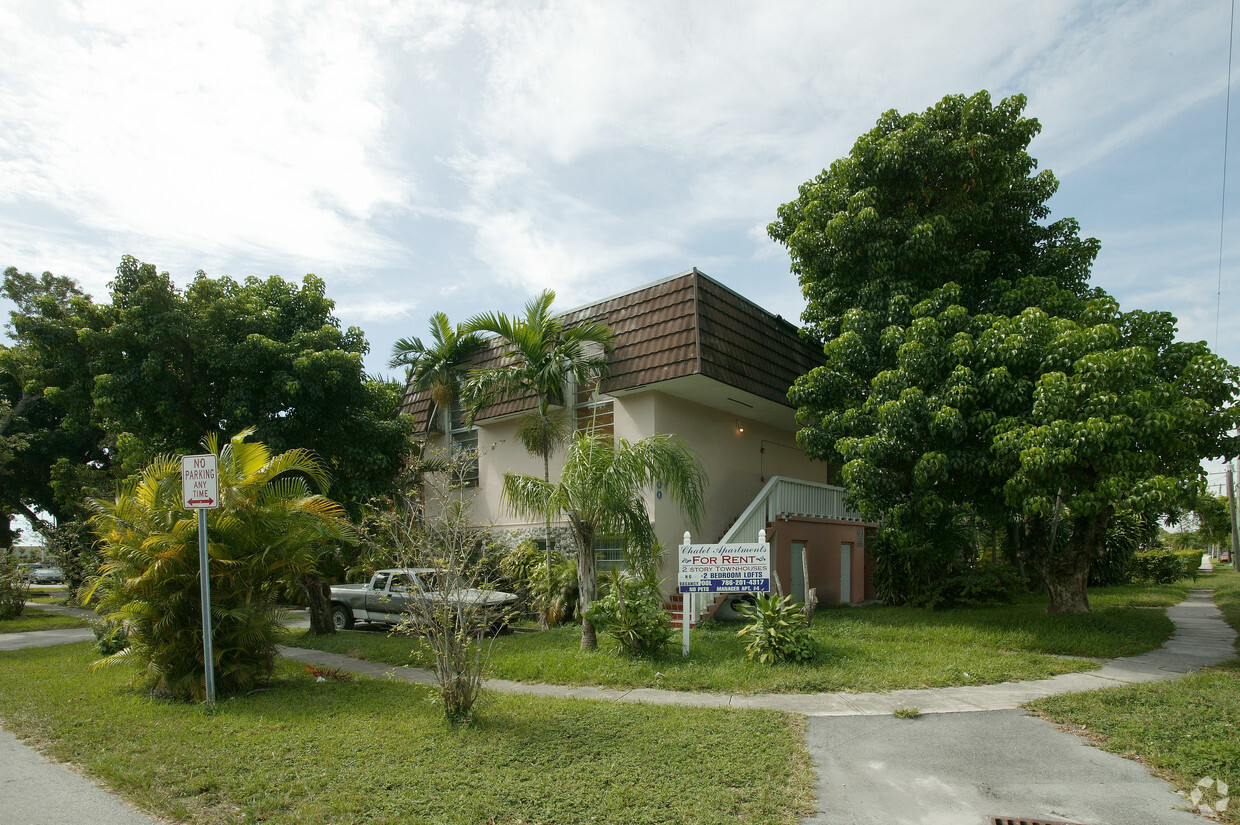 Building Photo - Chalet Apartments