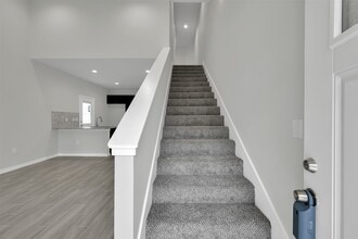 Building Photo - 16684 E Ivanhoe St