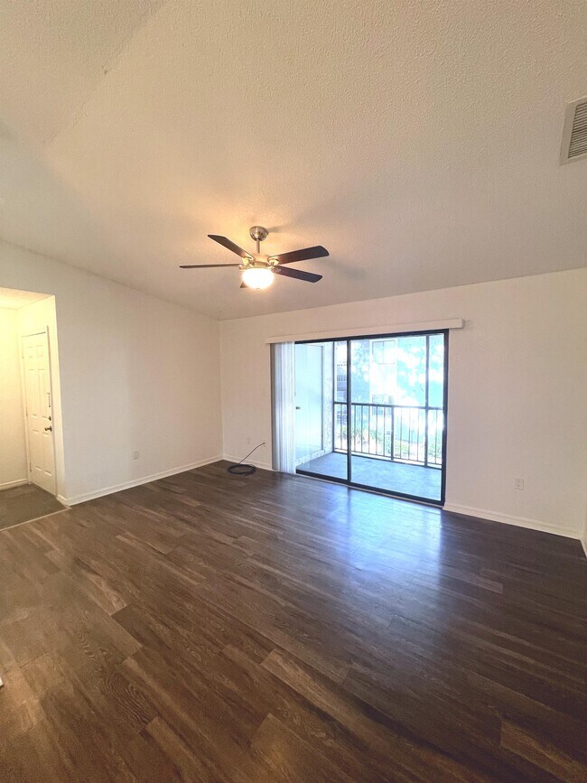 Foto del edificio - 226 Riverbend Dr