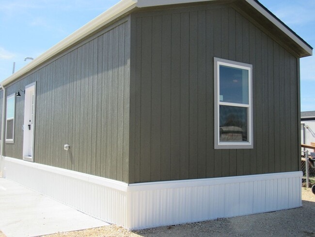 Building Photo - Westside! Brand new 2 bed, 2 bath manufactured home!