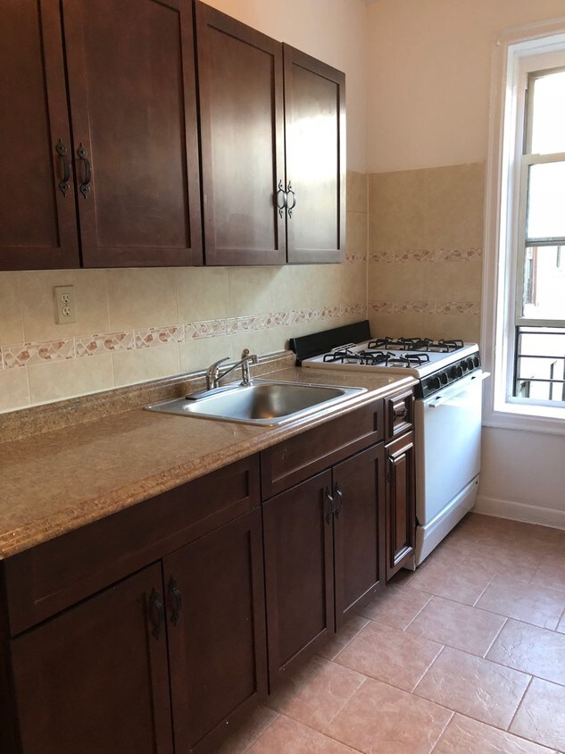 Foto principal - 6309 Bay Pkwy
