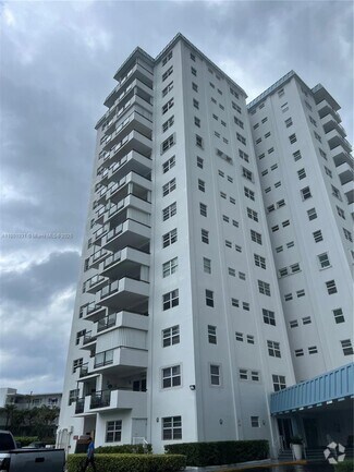 Building Photo - 1500 S Ocean Blvd