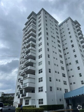 Building Photo - 1500 S Ocean Blvd