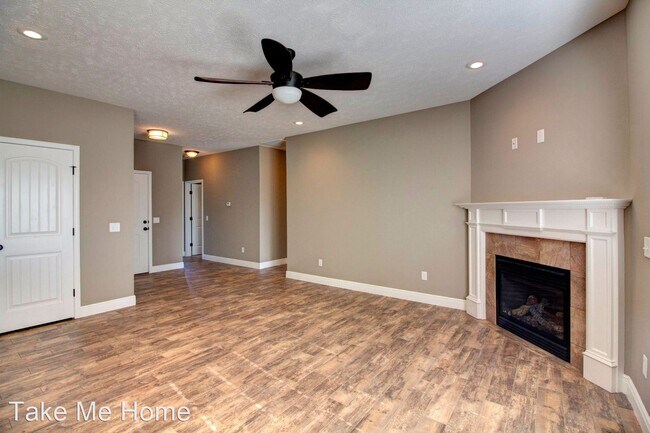 Foto del edificio - 4 br, 2 bath House - 5698 E Pearson Pkwy
