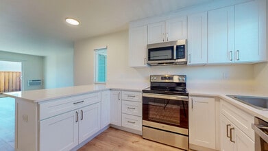Kitchen - Counterspace - Sonoma Park Apartments