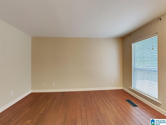 Building Photo - 547 Fultonbrook Dr