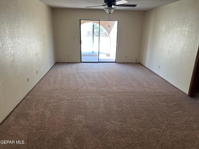 Building Photo - 419 El Camino Dr