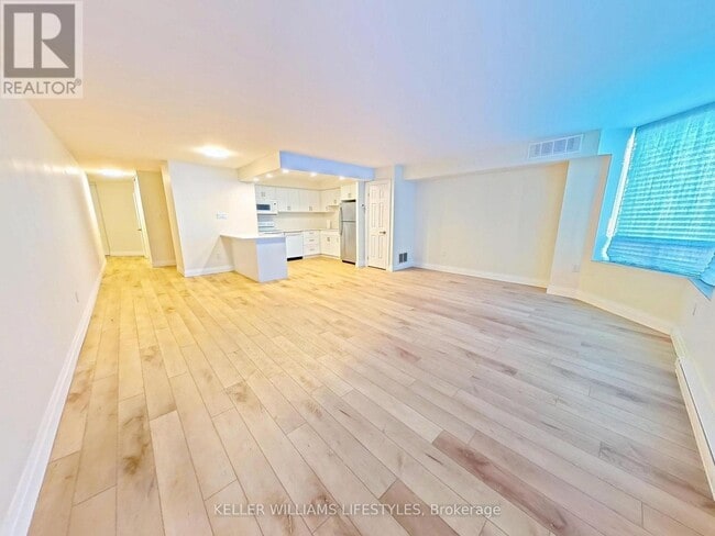 Building Photo - 695 Richmond St