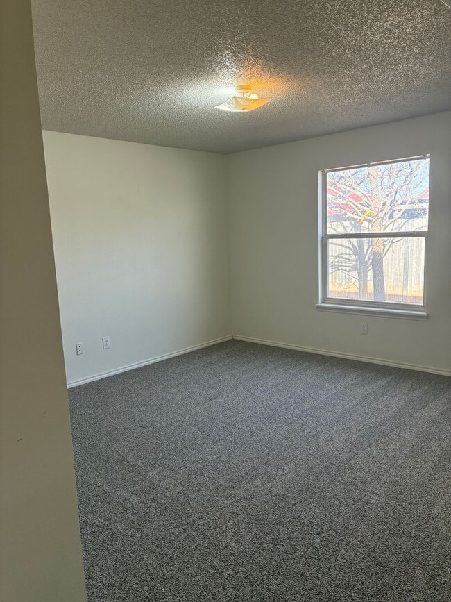 Foto del edificio - 3807 Utica Ave