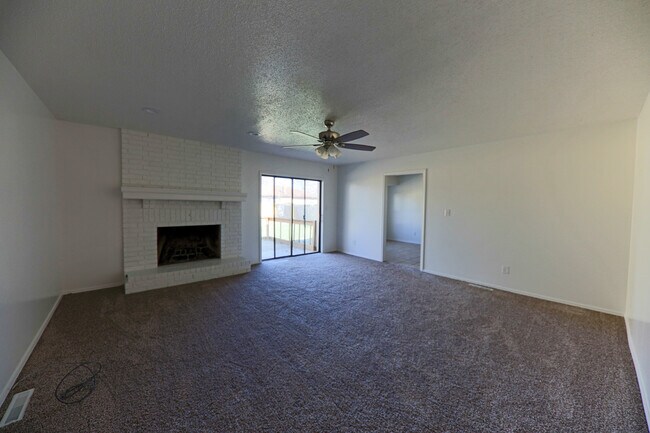 Building Photo - 4323 Enyart St