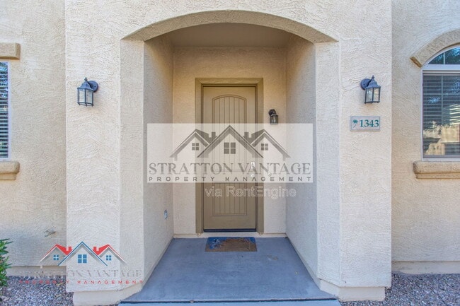 Foto del edificio - 1367 S Country Club Dr