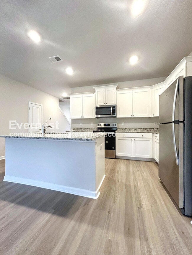 Foto del edificio - 2104 Willow Gln Dr