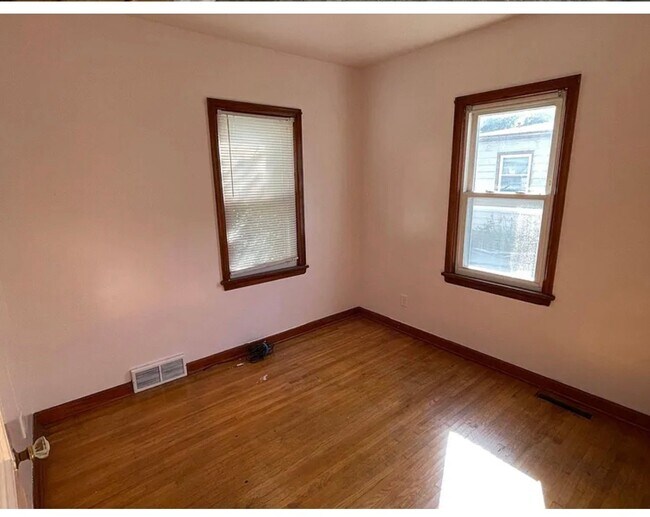 Foto del edificio - 723 3rd St SW