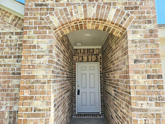 Foto del edificio - 5029 Almond Ter Dr
