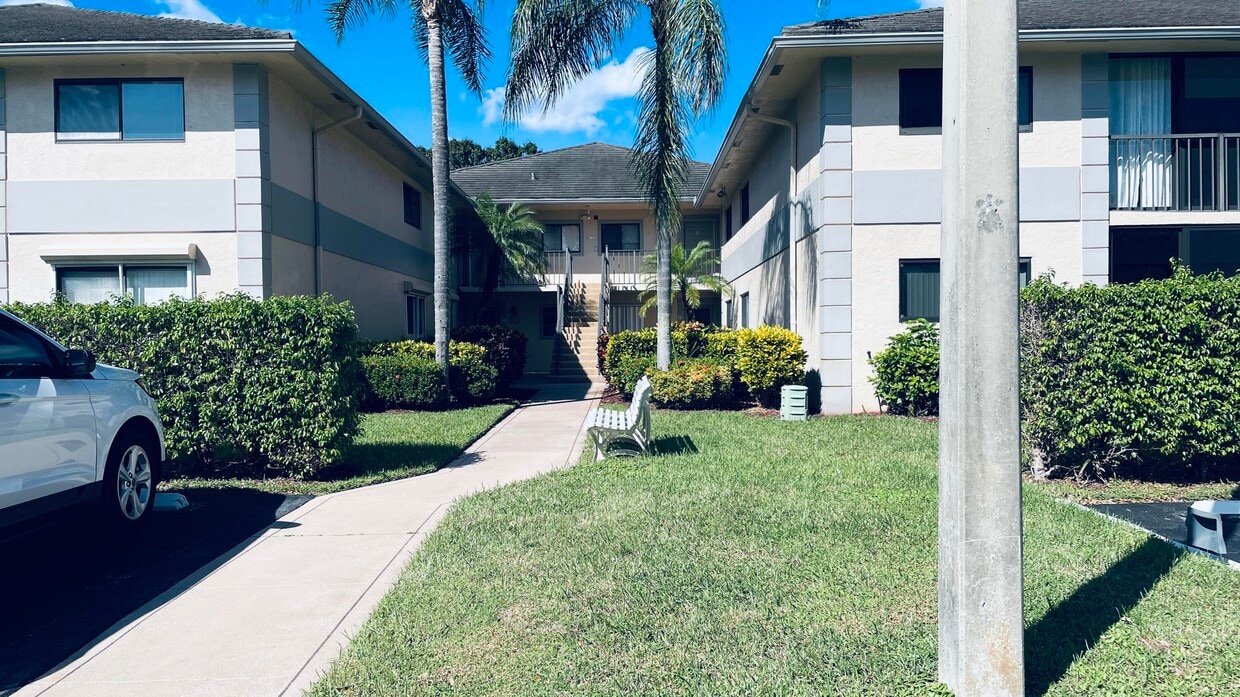 Primary Photo - 15378 Lakes of Delray Blvd