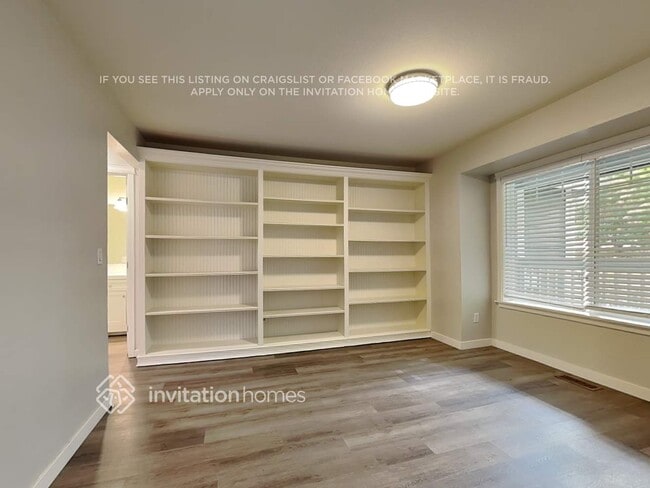 Building Photo - 5631 Komachin Loop SE