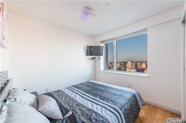 Foto del edificio - 37-20 Prince St