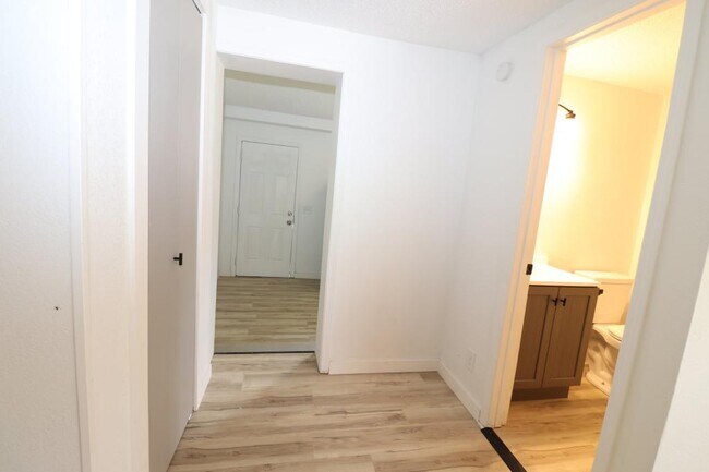 Building Photo - 21 Larue St