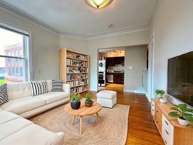 Foto del edificio - 839 Parker St