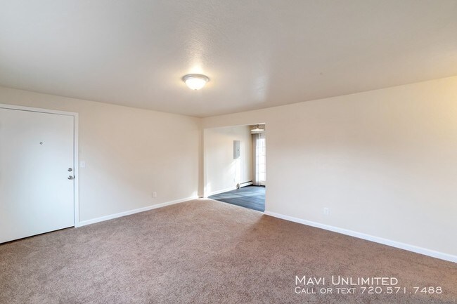 Building Photo - 3757 Oak St