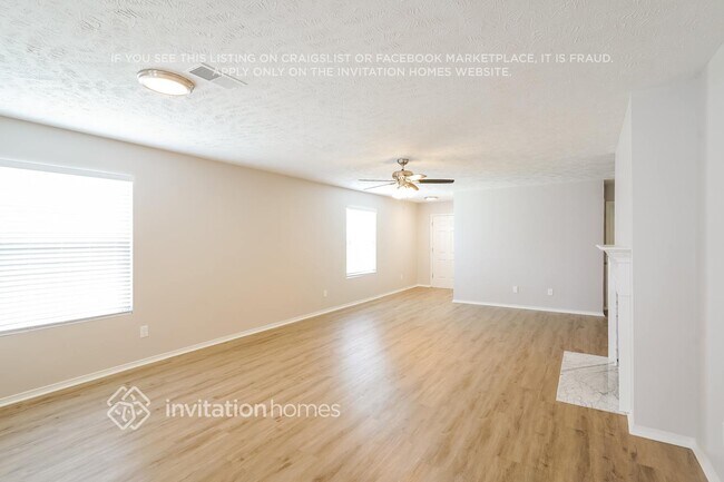 Building Photo - 2857 Park Knoll Dr