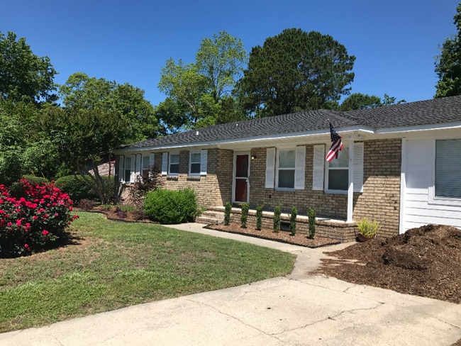 Building Photo - 6 E Wantoot Blvd