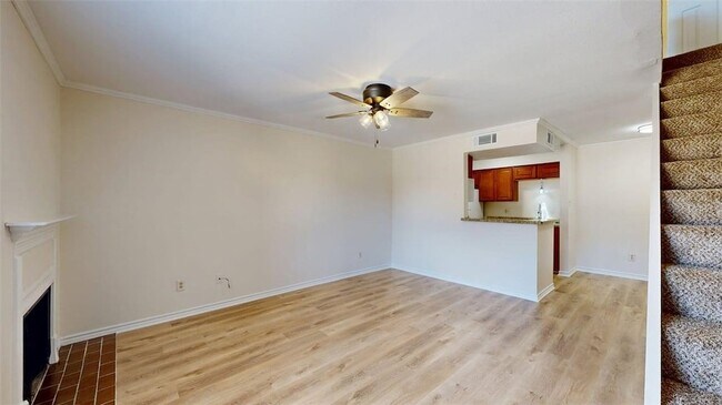Foto del edificio - 904 University Oaks Blvd