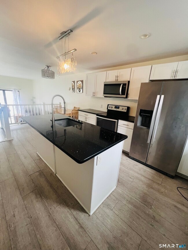 Building Photo - 11 King Arthur Dr