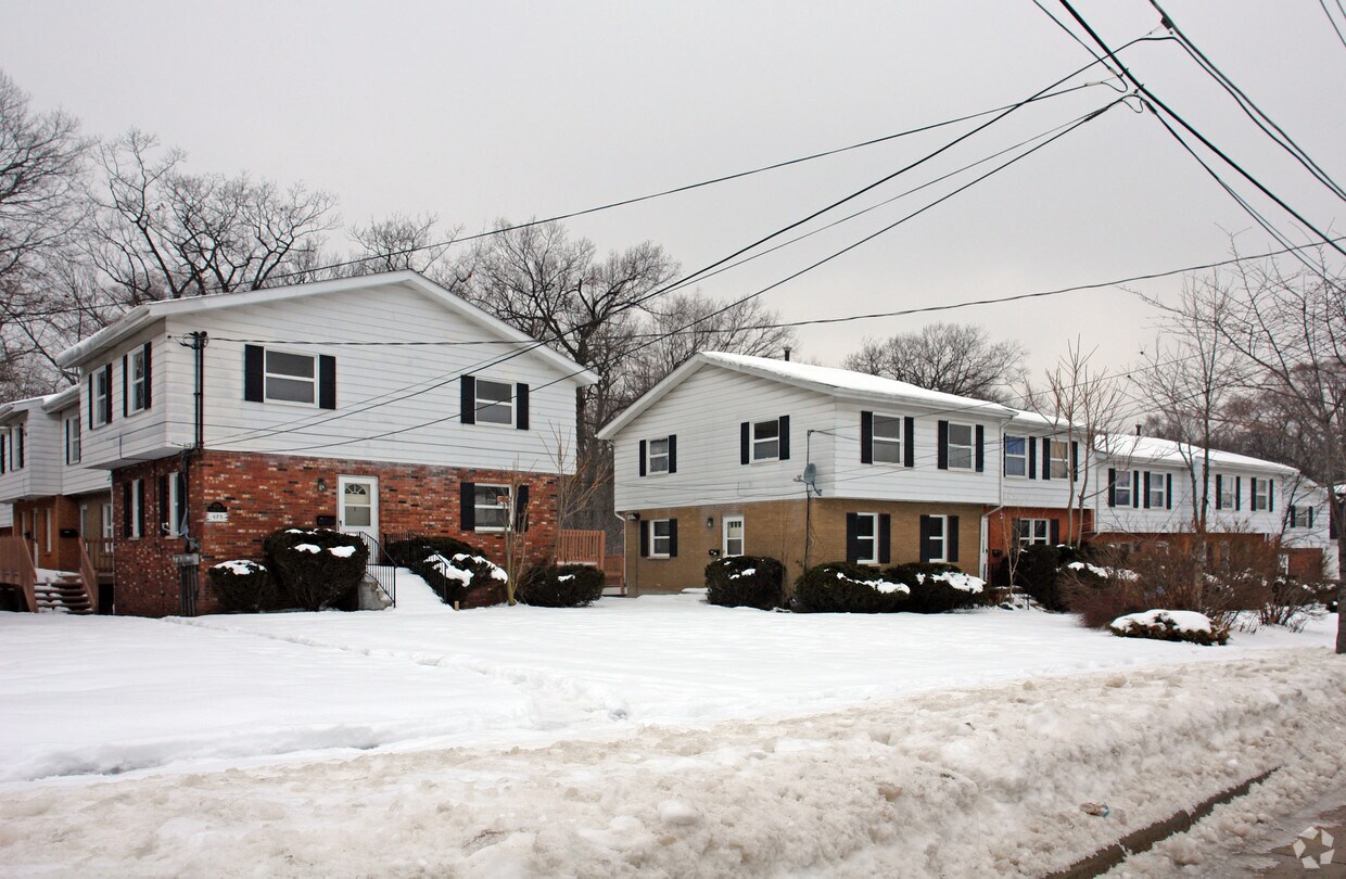 Foto principal - 470-480 Zahn Dr