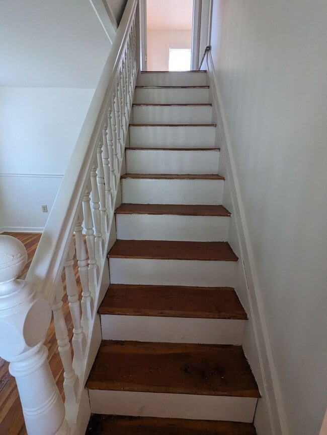 Foto del edificio - Spacious 3 Bedroom House Available Now!