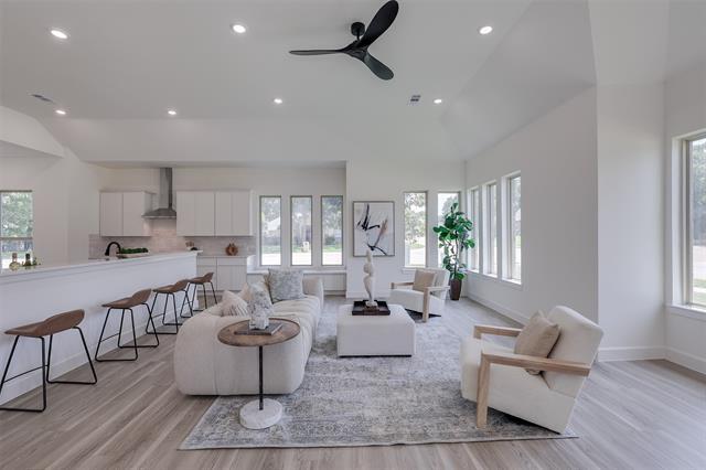 Foto del edificio - 1208 Oak Harbor Blvd