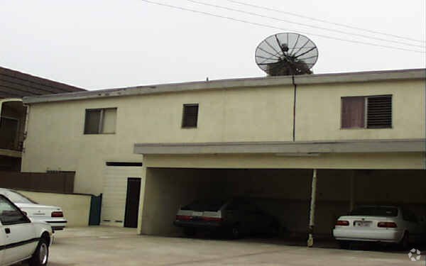 Foto del edificio - 1330 S Barrington Ave