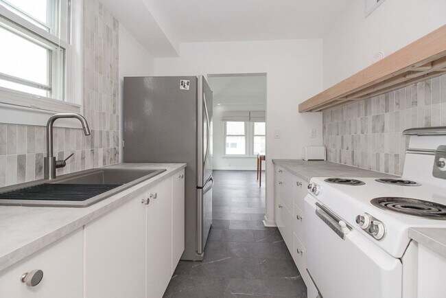 Foto del edificio - Charming 2 bedroom Single Home! Partially ...