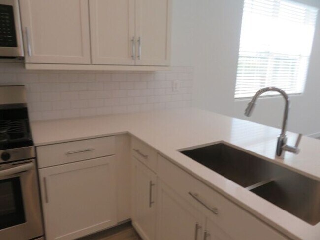 Foto del edificio - ****$500 off December Rent****Beautiful 5 Bedroom 3 Bath In Mystic at Lake Pleasant