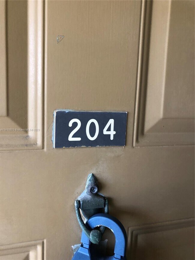 Foto del edificio - 153 Lakeview Dr