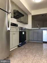 Building Photo - 4202 Quaker Ct