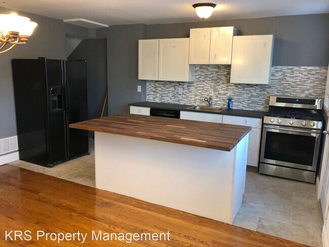 Building Photo - 3 br, 1.5 bath House - 221 Ridge Avenue