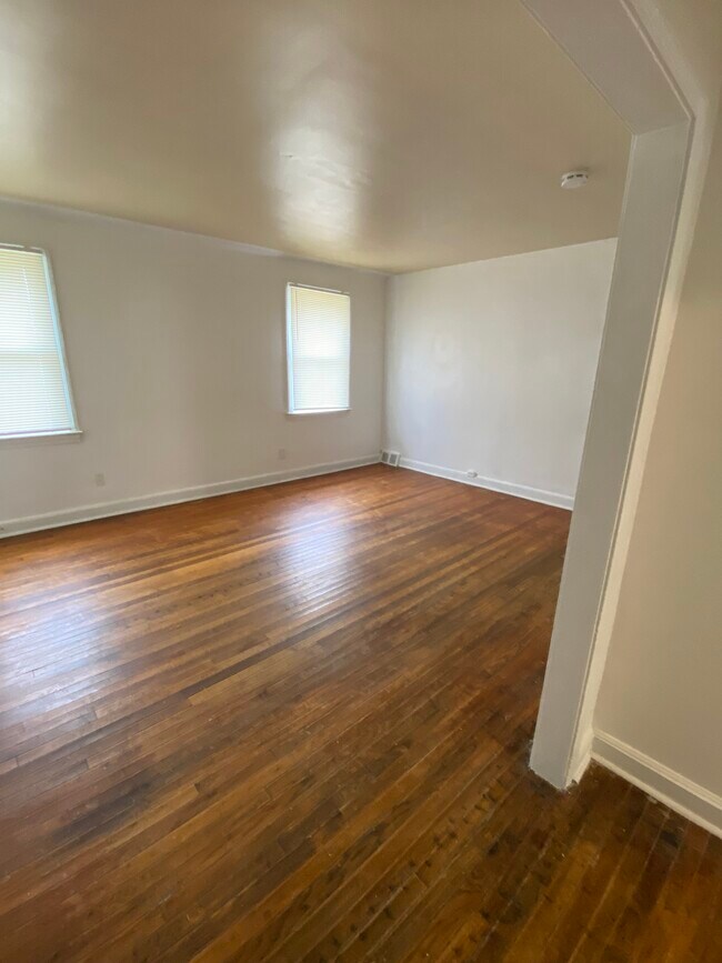 Building Photo - 30 Elsmere Blvd