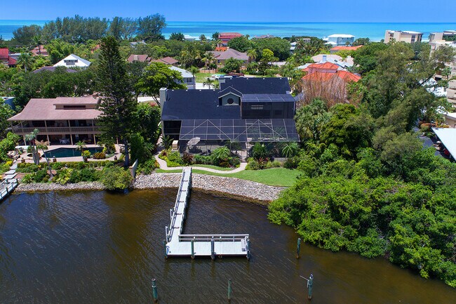 Foto del edificio - 1241 Tree Bay Ln