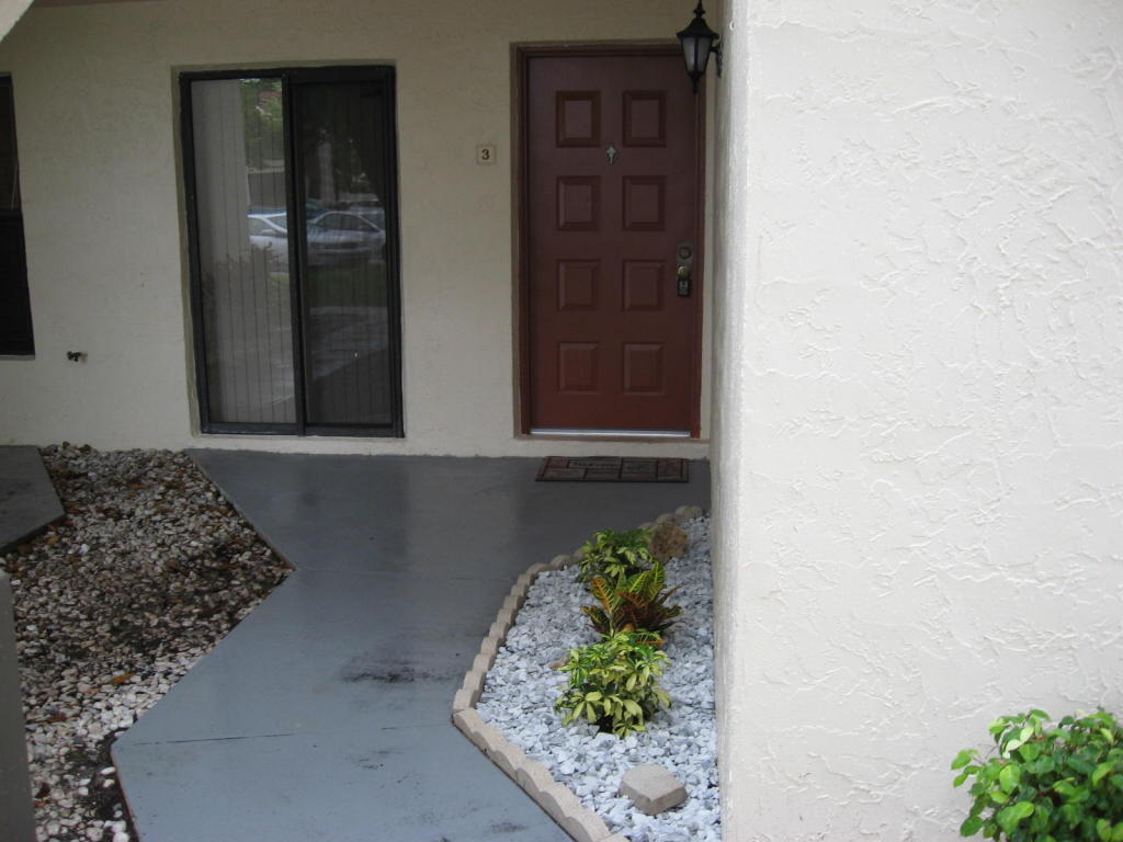 Primary Photo - 20065 NE 3rd Ct