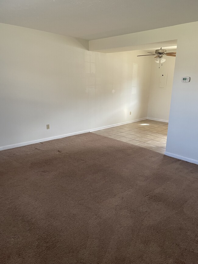 Building Photo - 624 Cross Lanes Dr