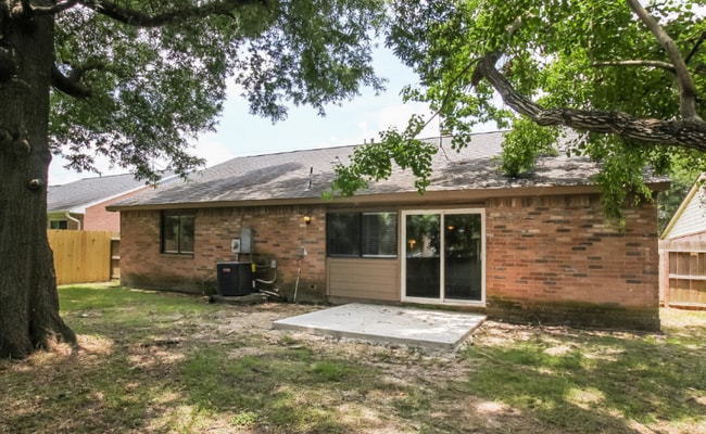 Building Photo - 14117 Edenglen Dr