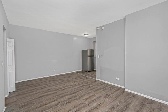 Building Photo - 4125 S Ellis Ave