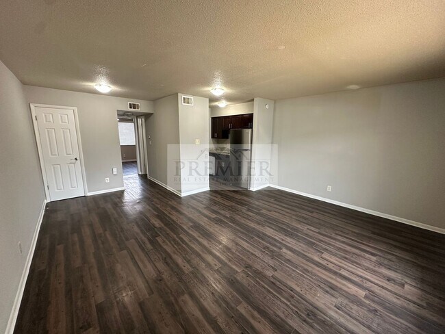 Foto del edificio - 6045 Barton Ave