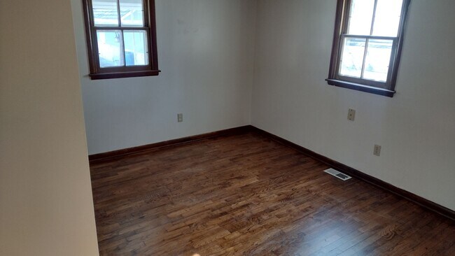 Foto del edificio - SINGLE FAMILY HOME IN ROSSVILLE