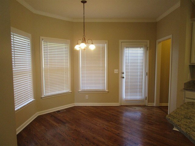 Foto del edificio - 513 Autumn Walk