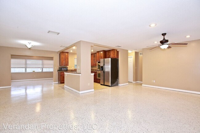 Foto del edificio - 3 br, 2 bath House - 5525 Chenault Ave